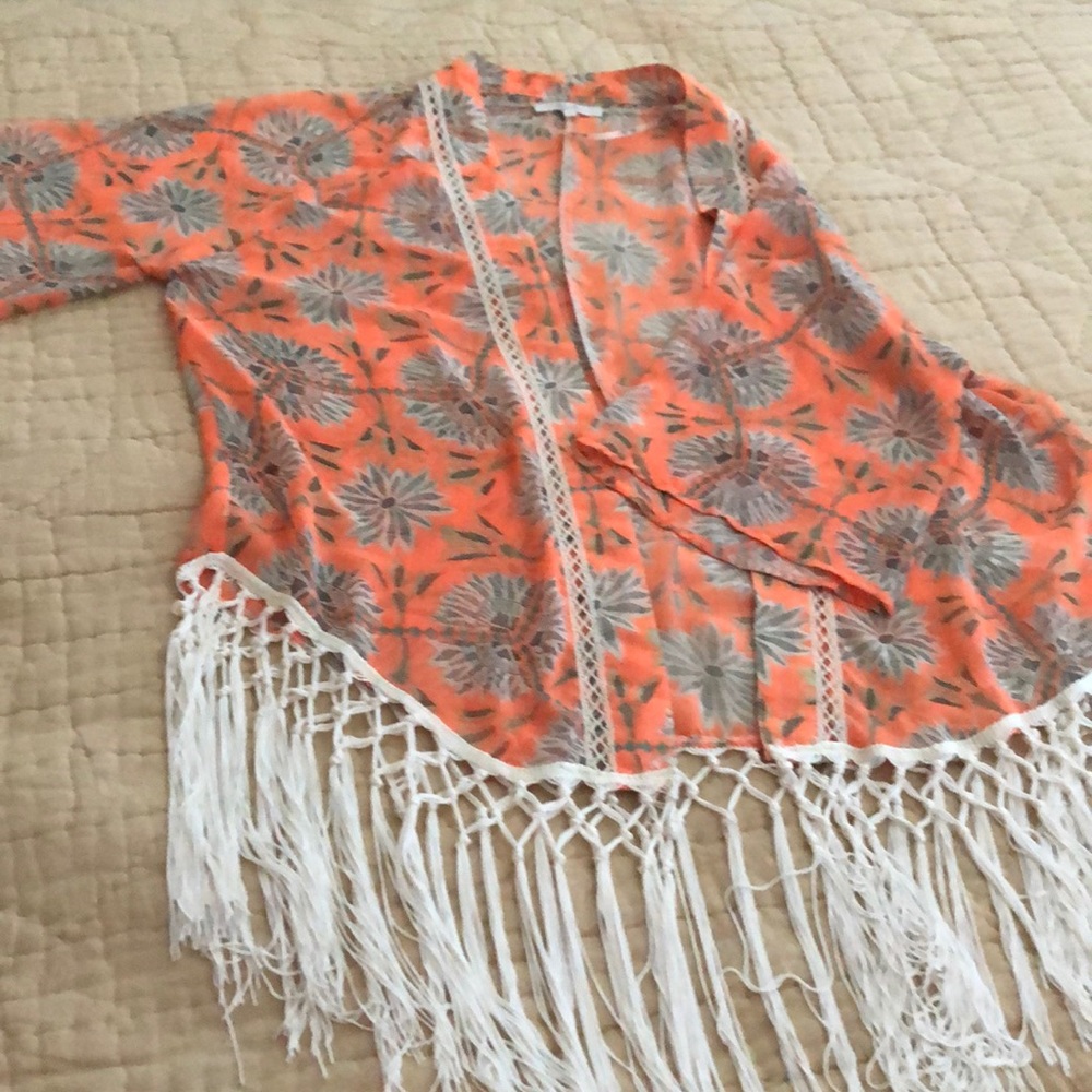 Miss me shawl with sleeves